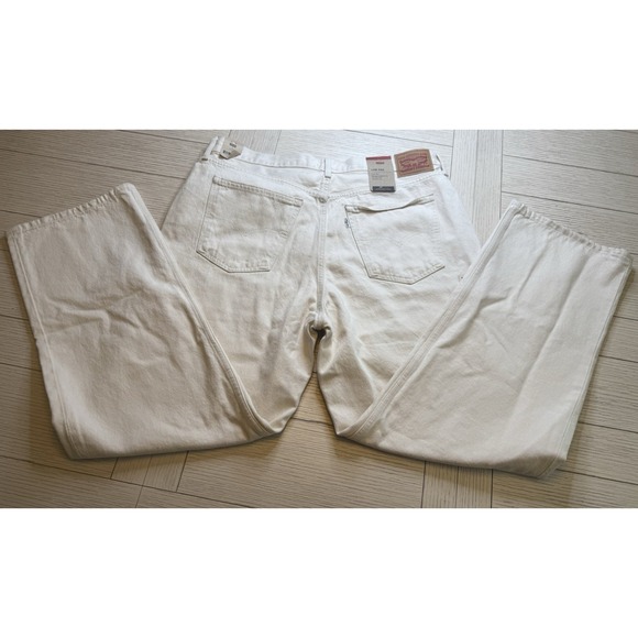 NWT Levi's Women's Low Pro White Denim Jeans,‎ 33x30. Relaxed Fit, Straight Leg - Picture 4 of 8